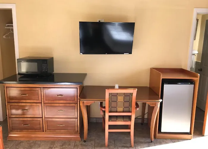 Bayshore Inn Ventura